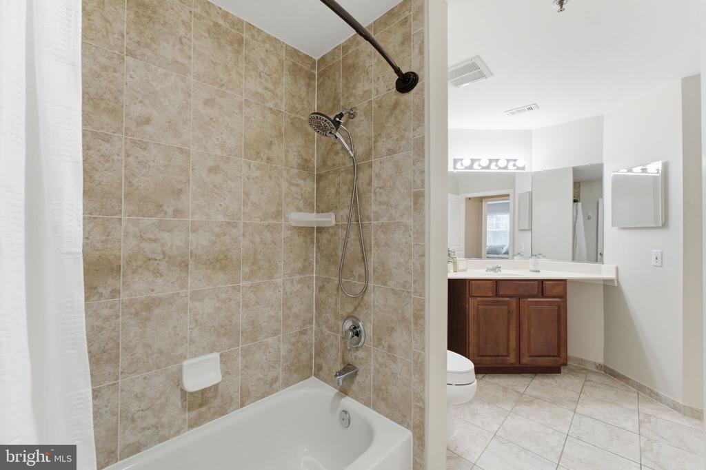 5565 SEMINARY ROAD Unit: 313