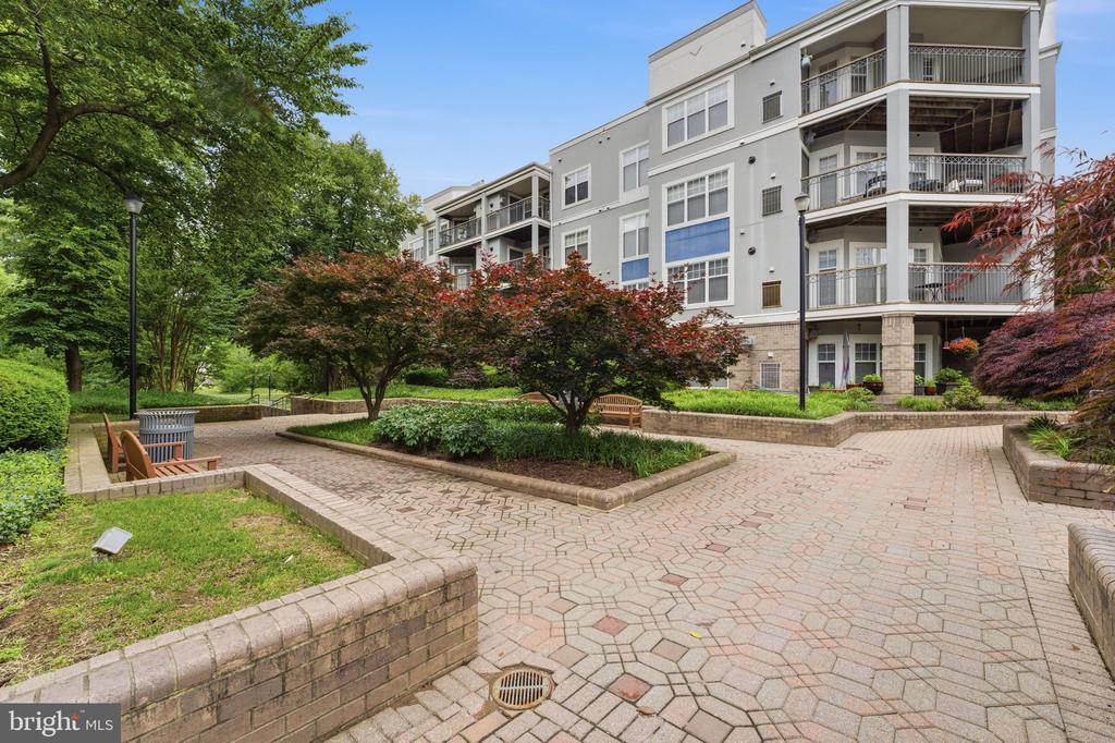 5565 SEMINARY ROAD Unit: 313