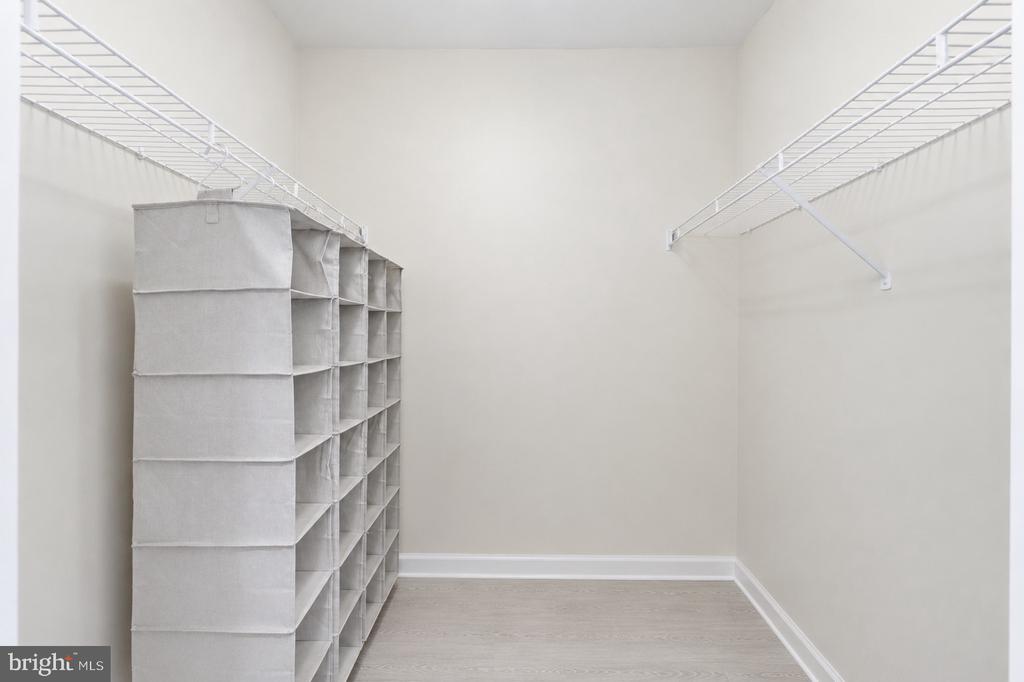 5565 SEMINARY ROAD Unit: 313