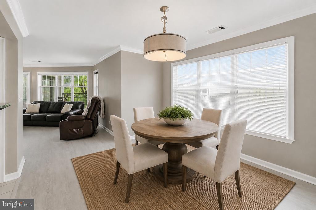 5565 SEMINARY ROAD Unit: 313