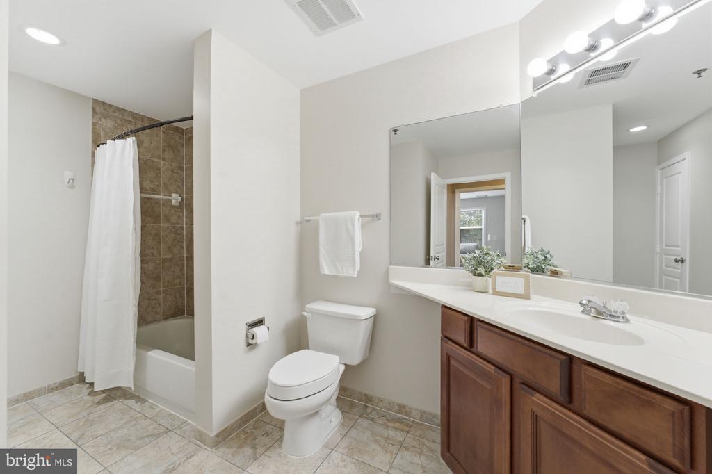5565 SEMINARY ROAD Unit: 313
