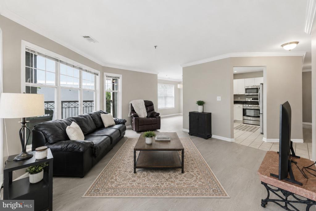 5565 SEMINARY ROAD Unit: 313