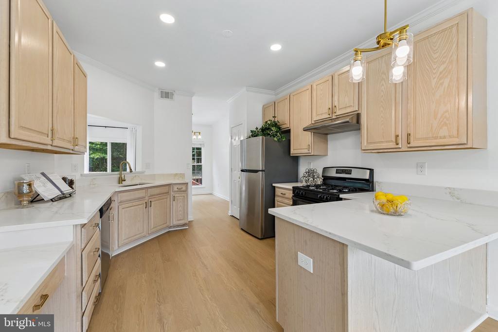 5556 JOWETT COURT