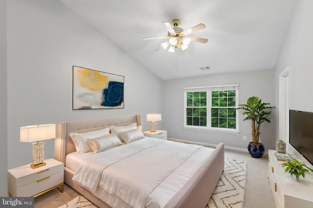 5556 JOWETT COURT