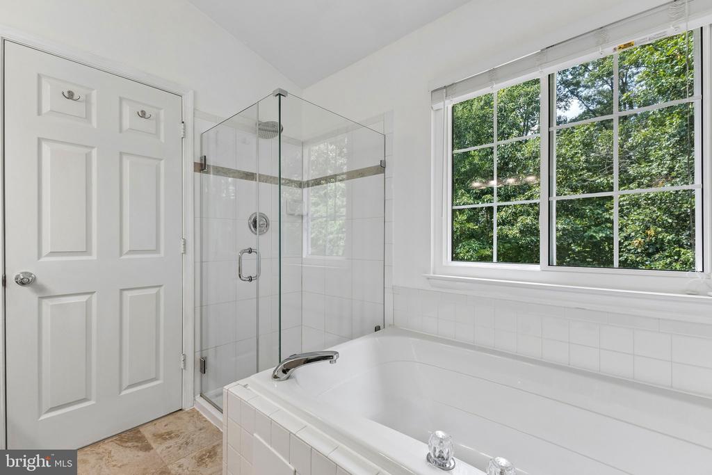 5556 JOWETT COURT