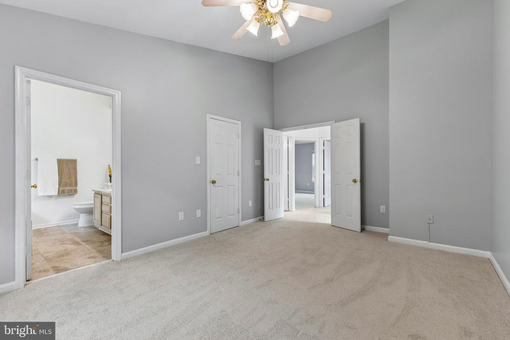 5556 JOWETT COURT