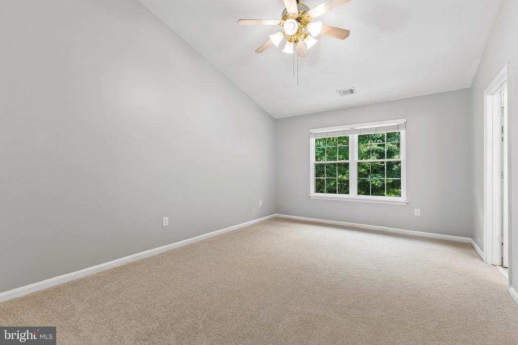 5556 JOWETT COURT