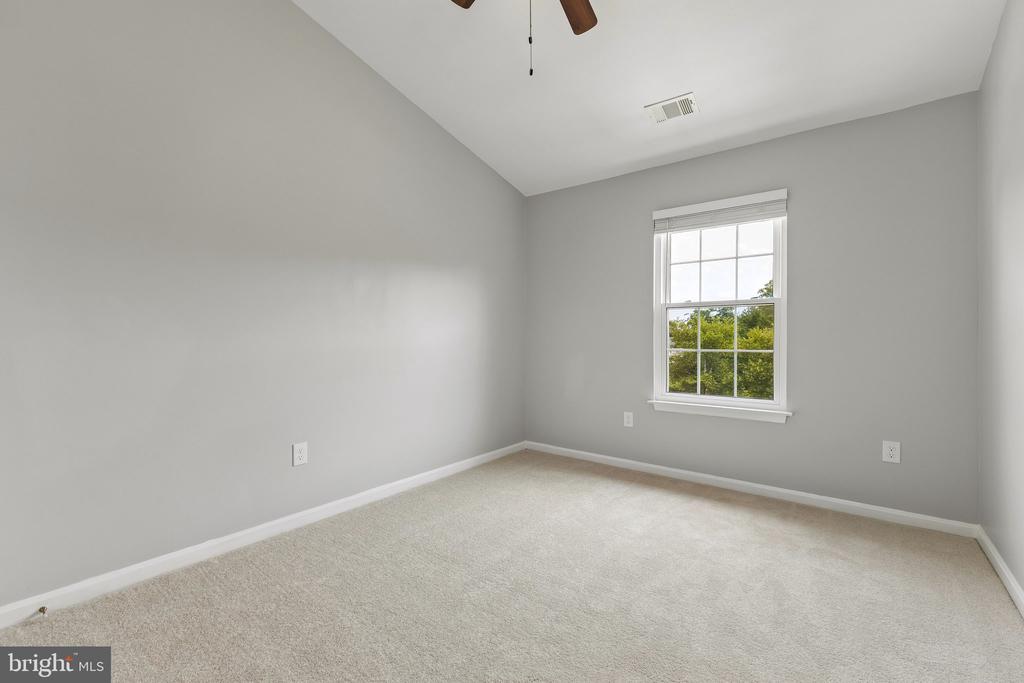 5556 JOWETT COURT