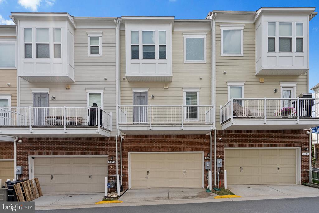 9655 PULLMAN PLACE