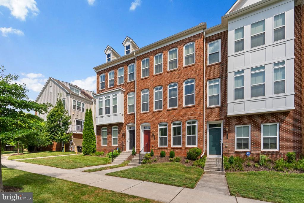 9655 PULLMAN PLACE