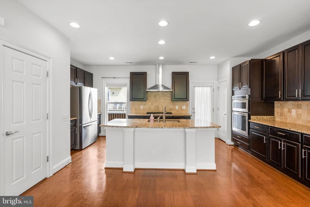 9655 PULLMAN PLACE
