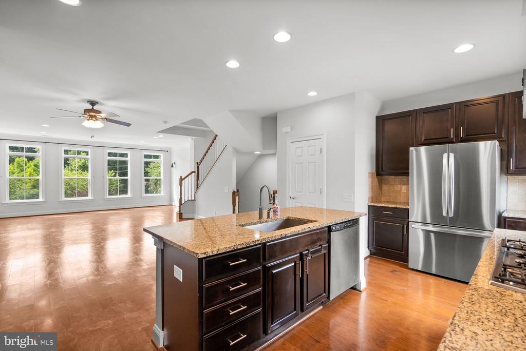 9655 PULLMAN PLACE