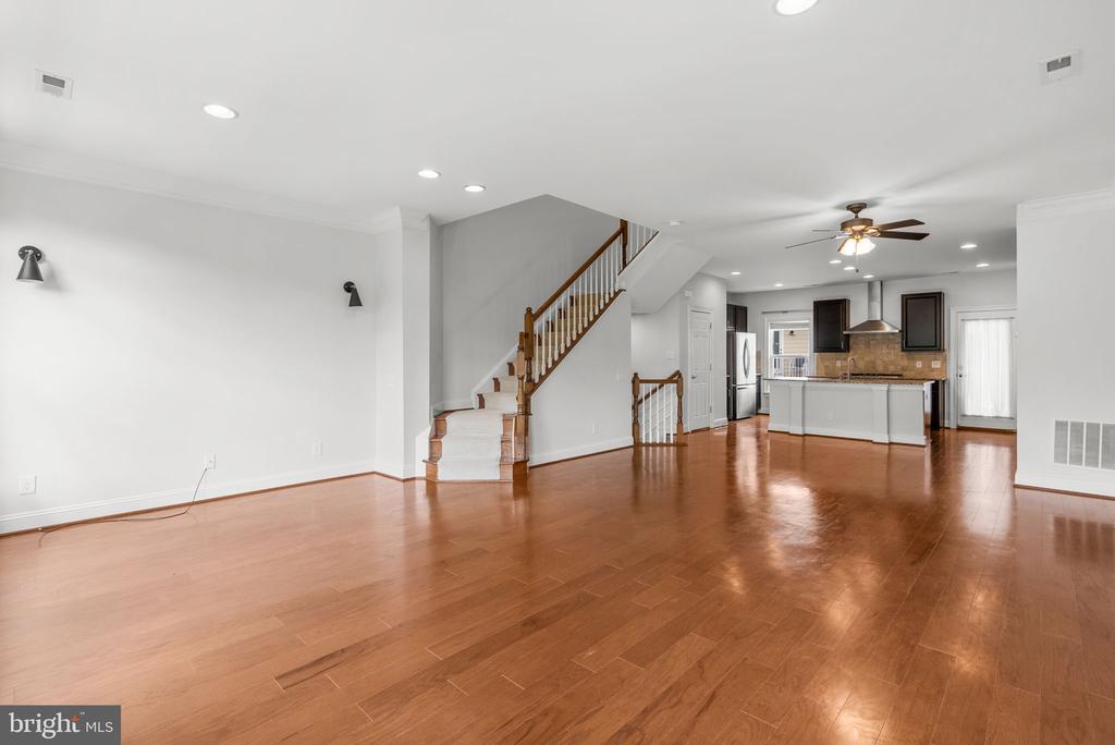 9655 PULLMAN PLACE