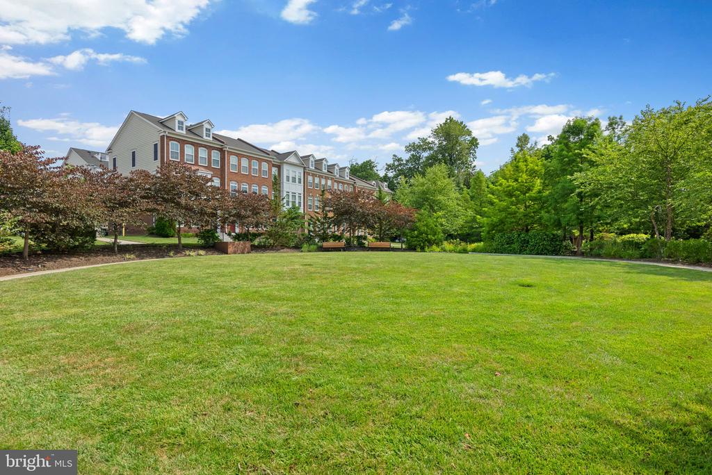 9655 PULLMAN PLACE