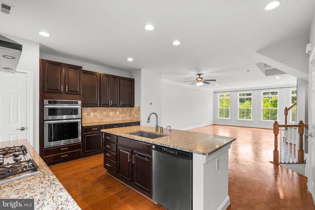 9655 PULLMAN PLACE