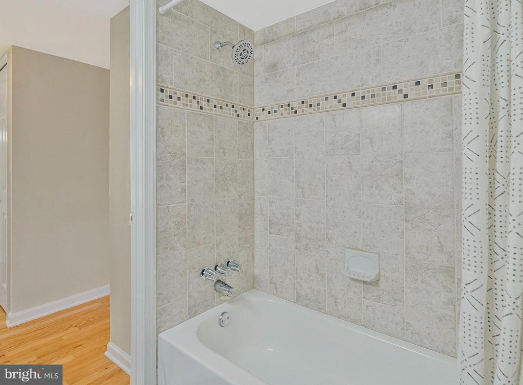 238 Greenfield Ct
