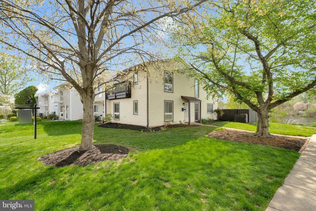 238 Greenfield Ct