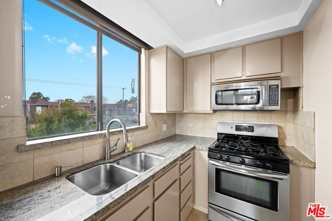 12957 Bonaparte Ave Unit: 1