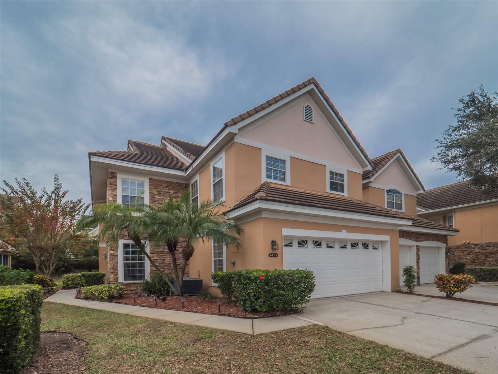 7407 GREEN TREE DR