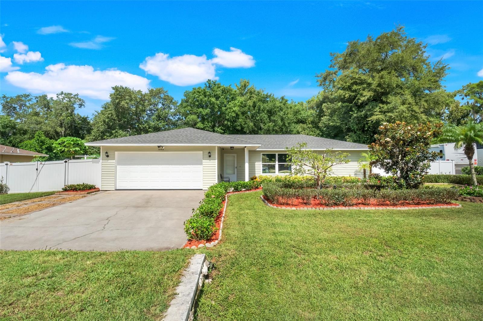 1648 LOUIS DR