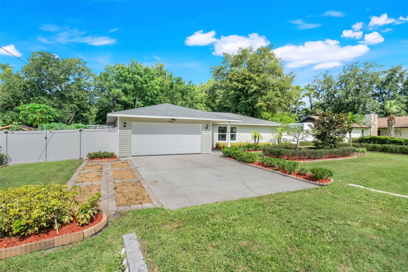 1648 LOUIS DR