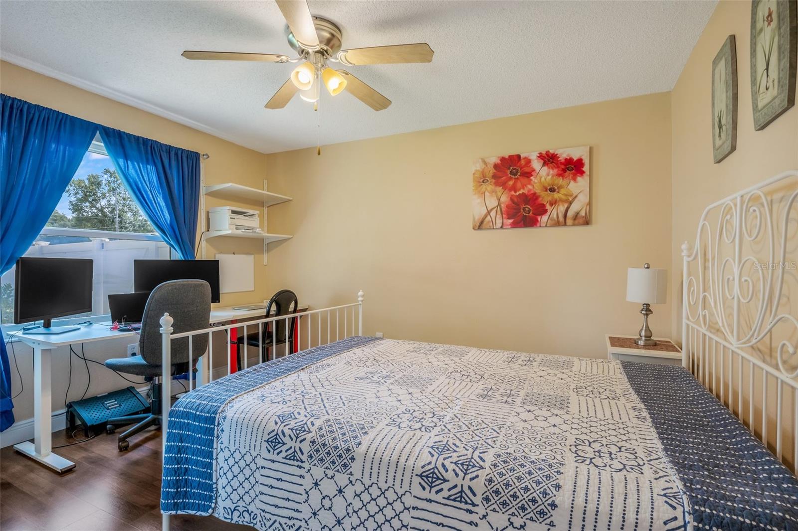1648 LOUIS DR