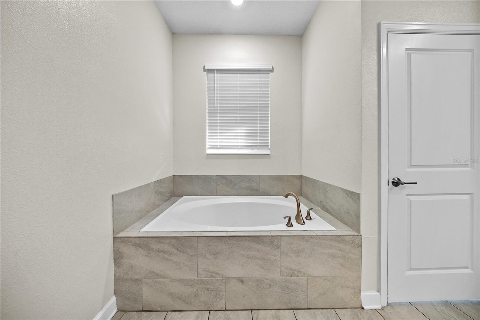 4526 NARRATIVE LN