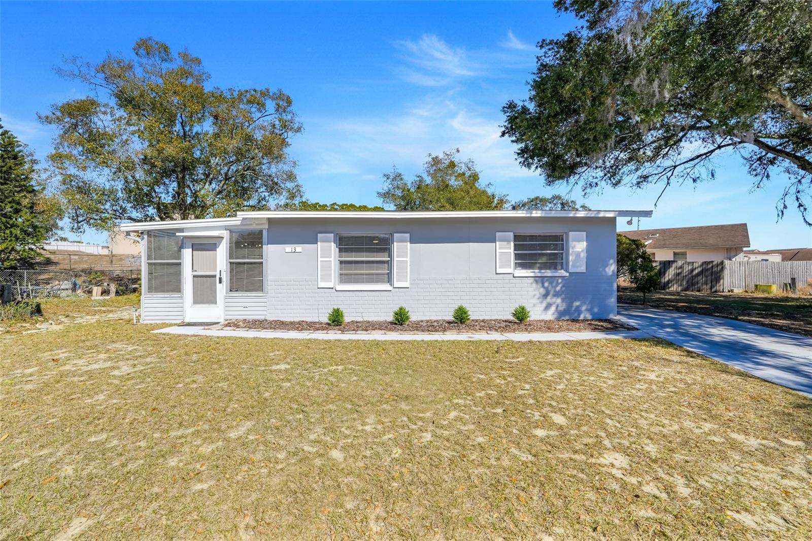 13 PALM CT