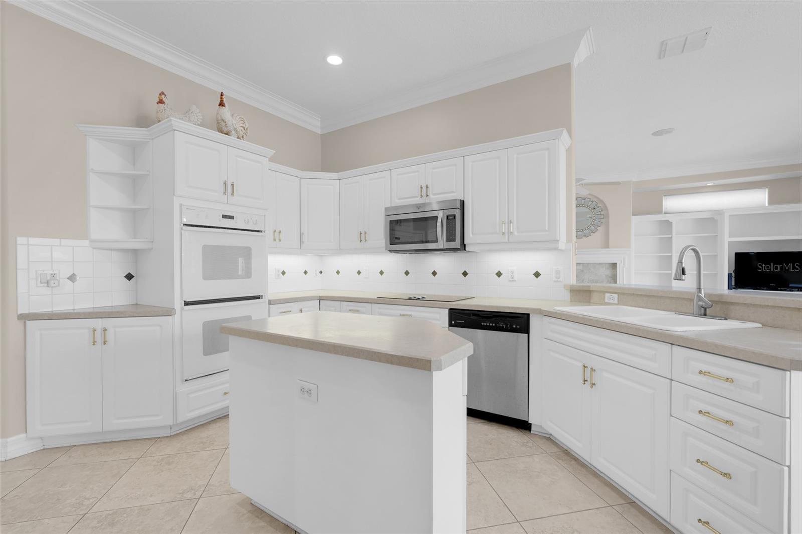3405 BELLINGTON DR
