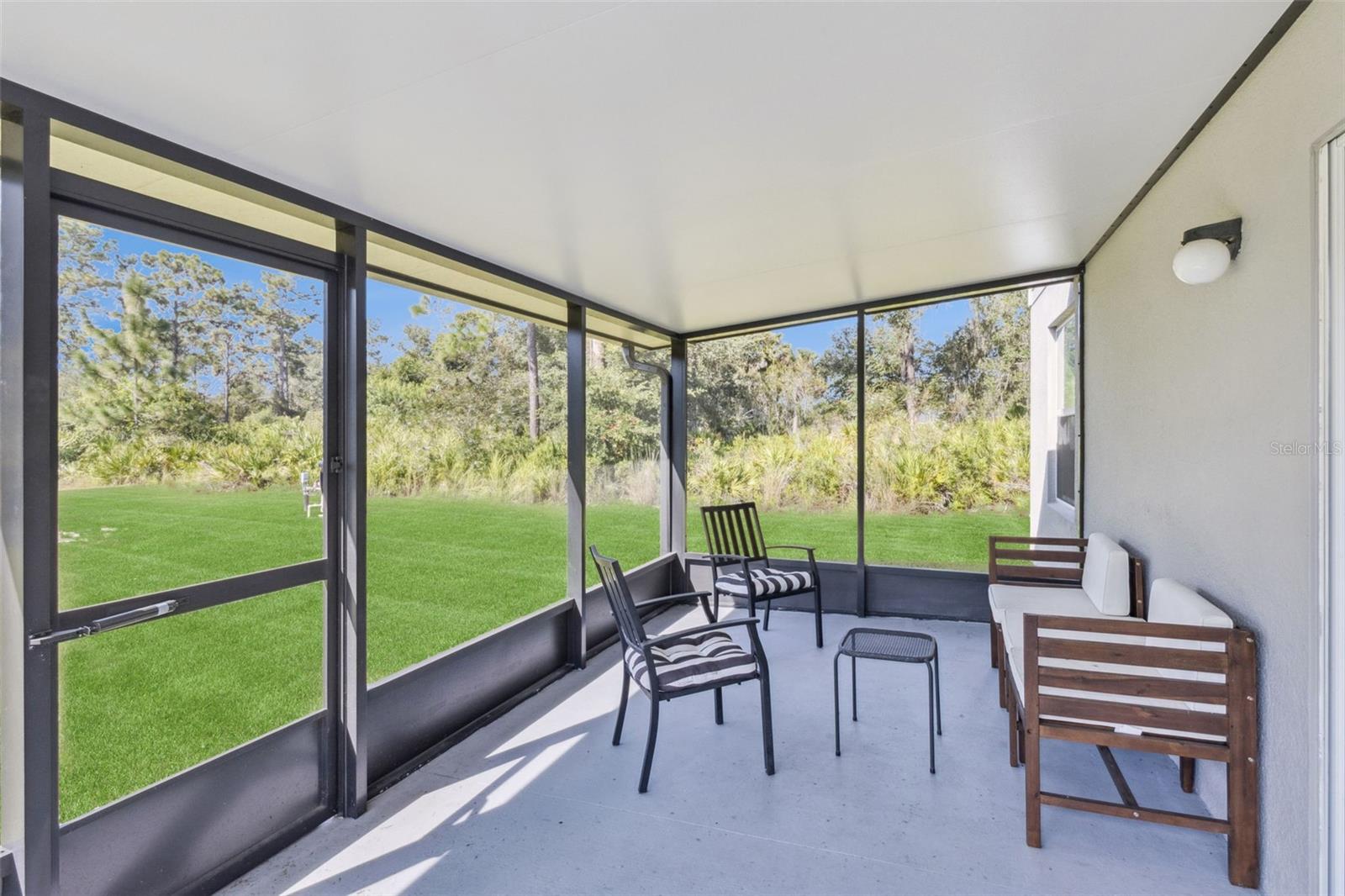 3681 MAGNOLIA DR