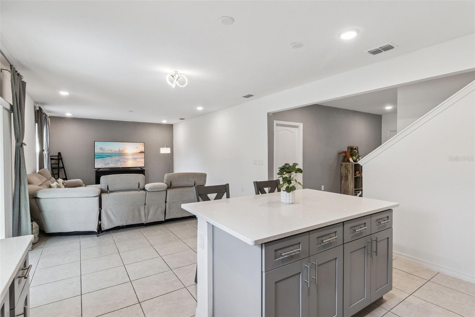 3681 MAGNOLIA DR