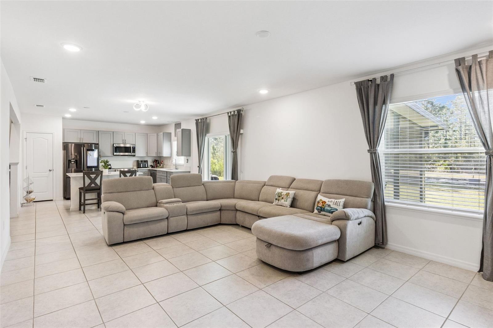 3681 MAGNOLIA DR