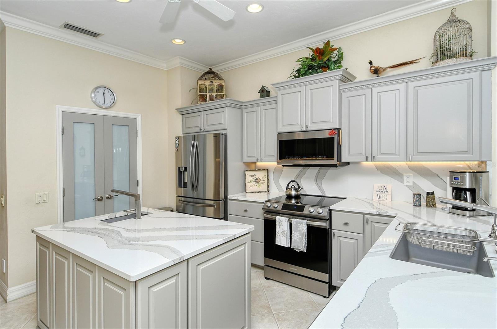 5118 CHATEAU CT