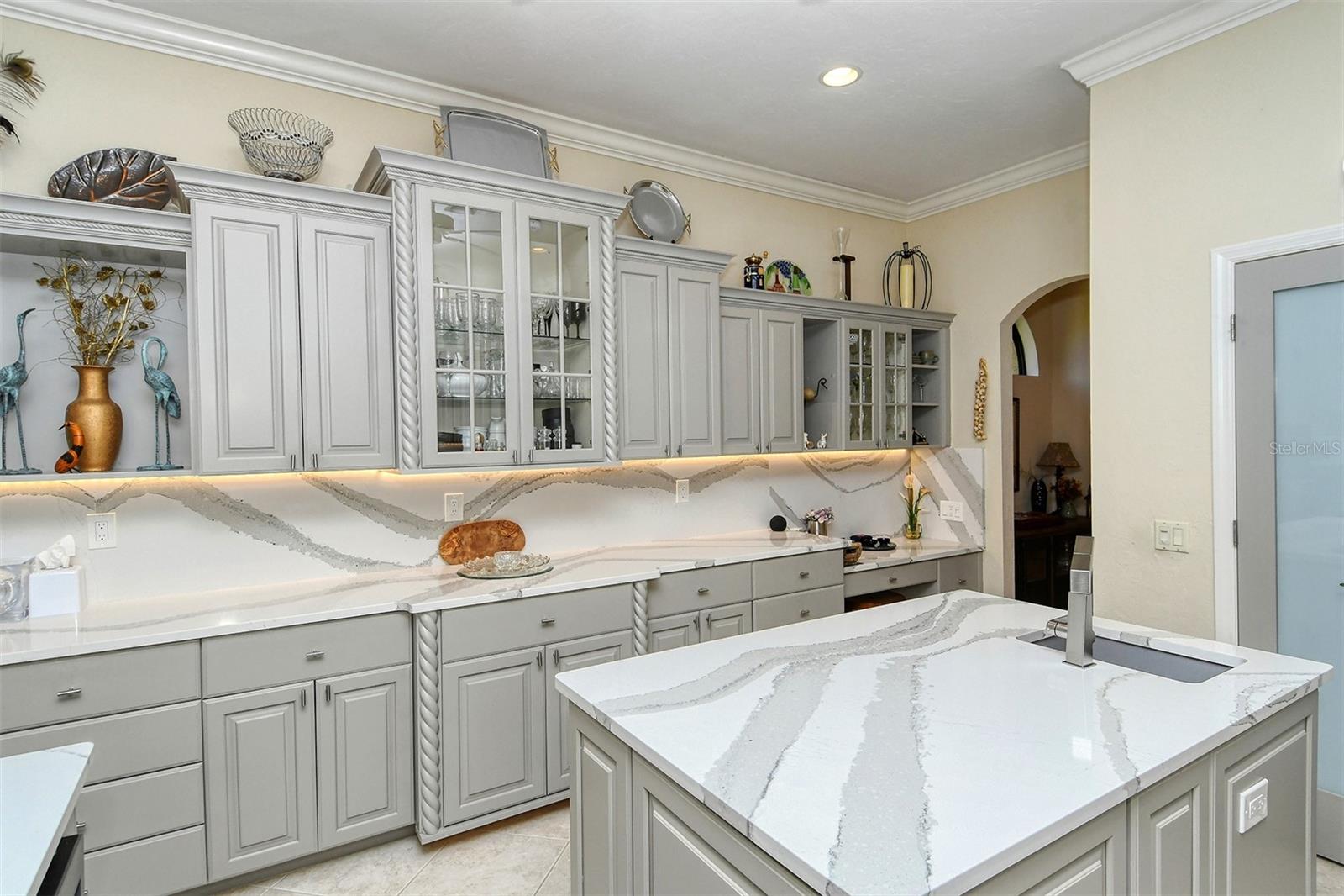 5118 CHATEAU CT