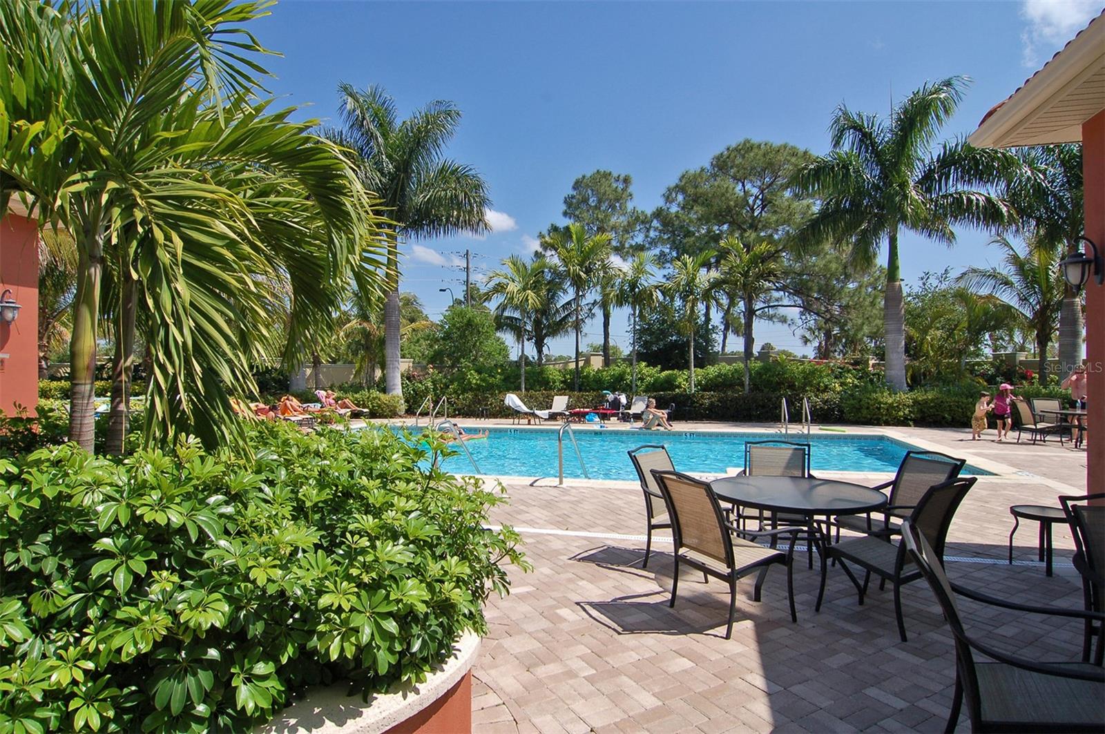5118 CHATEAU CT