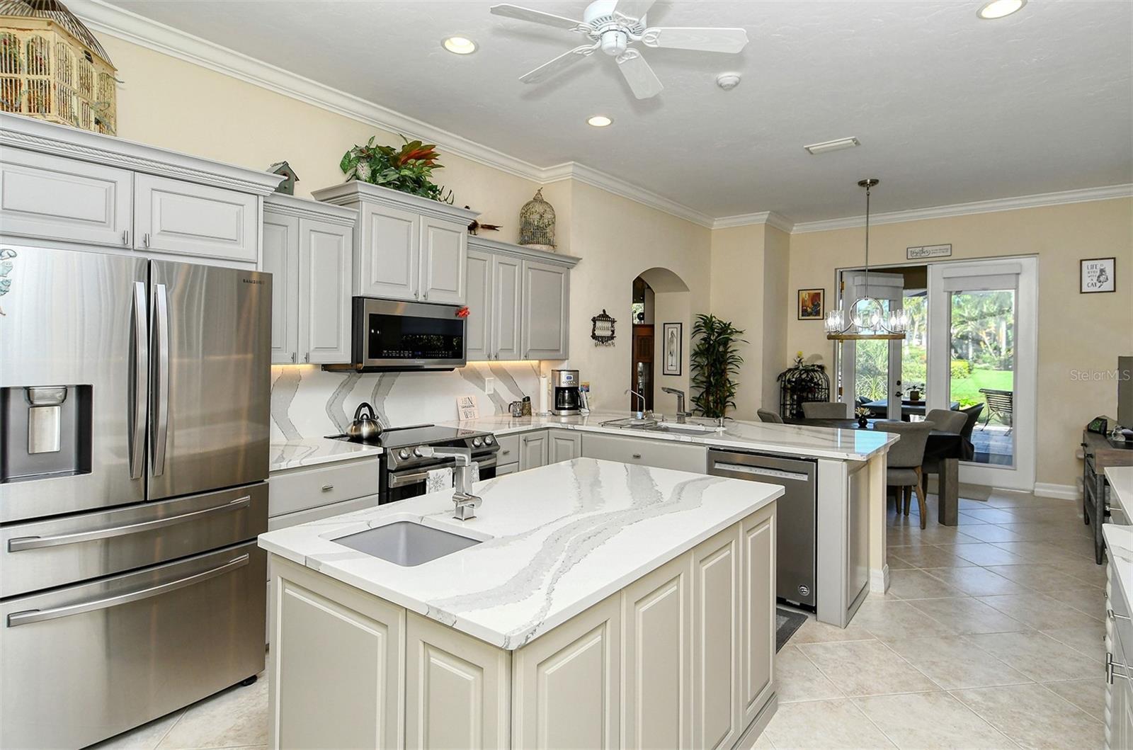 5118 CHATEAU CT