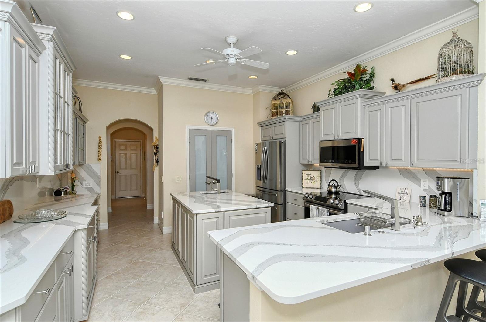 5118 CHATEAU CT