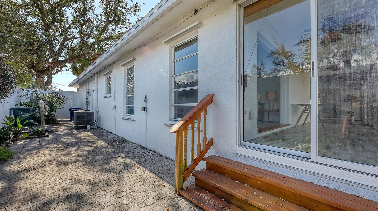 710 BIRDSONG LN