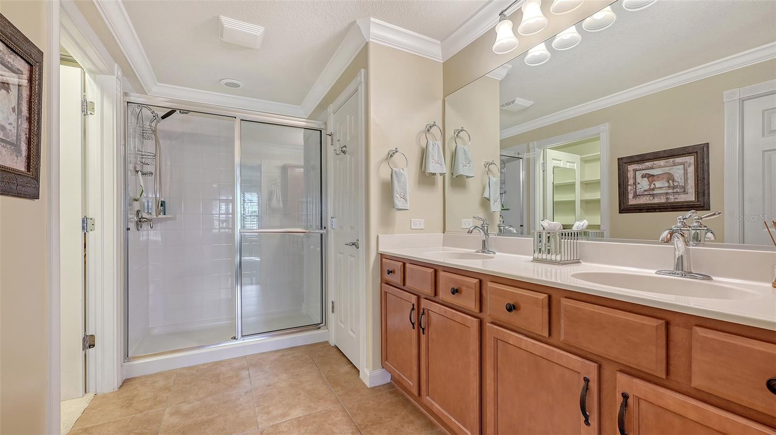 5934 GUARINO DR