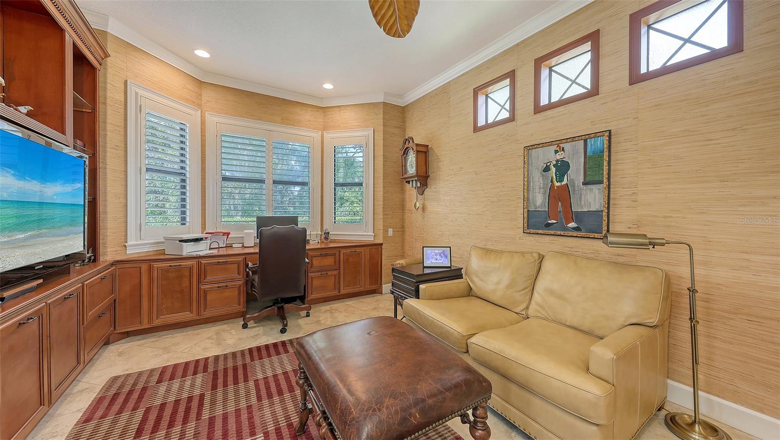 8832 ENCLAVE CT