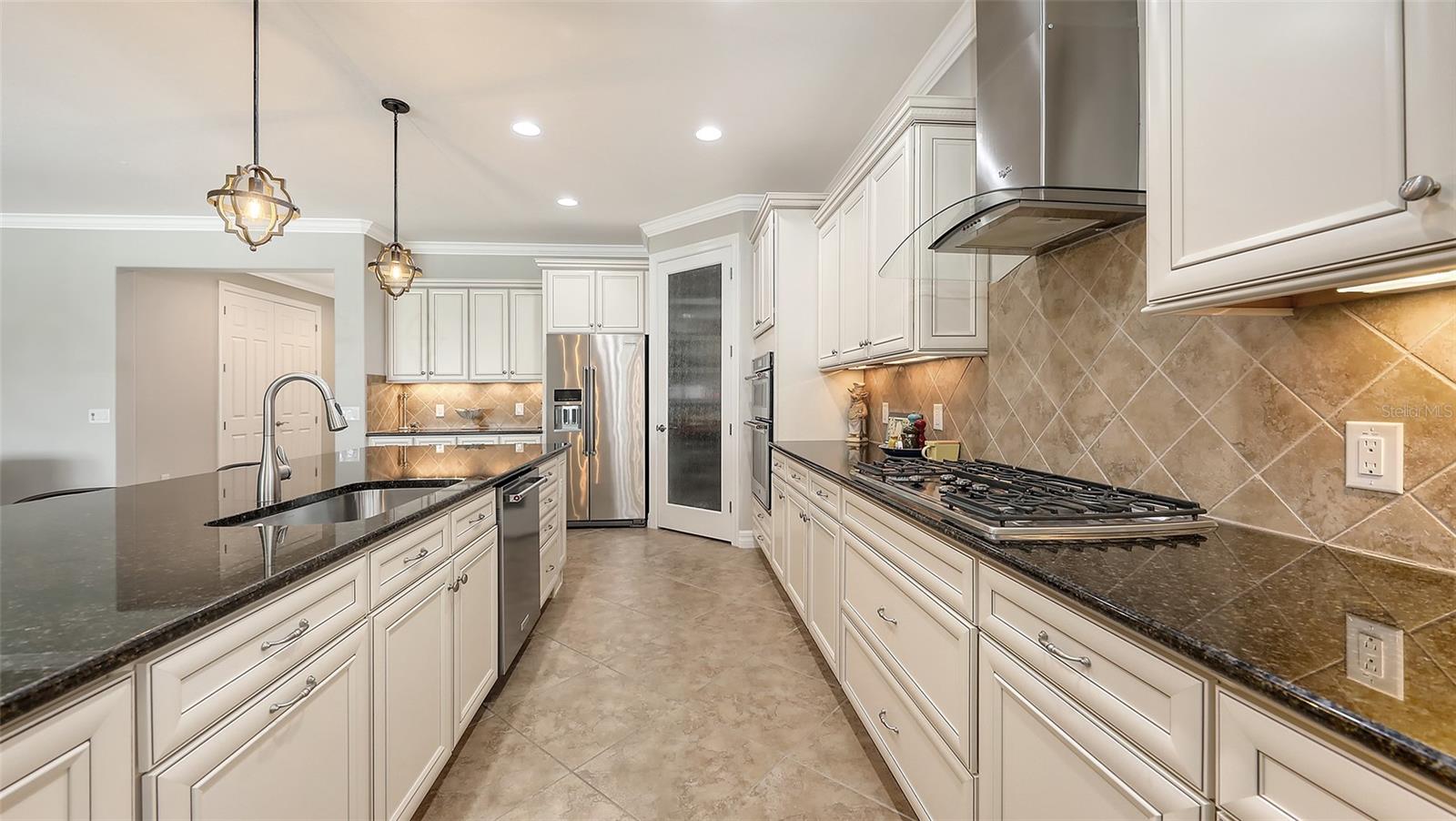 11200 WHIMBREL LN