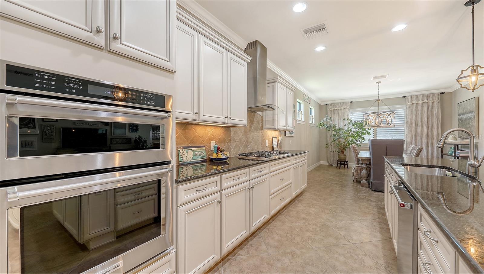 11200 WHIMBREL LN