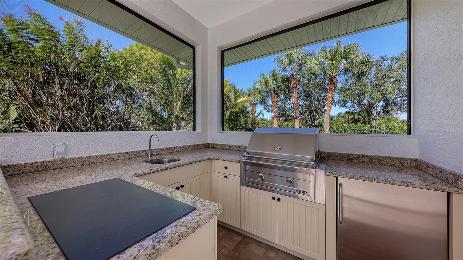 4704 SWEETMEADOW CIR