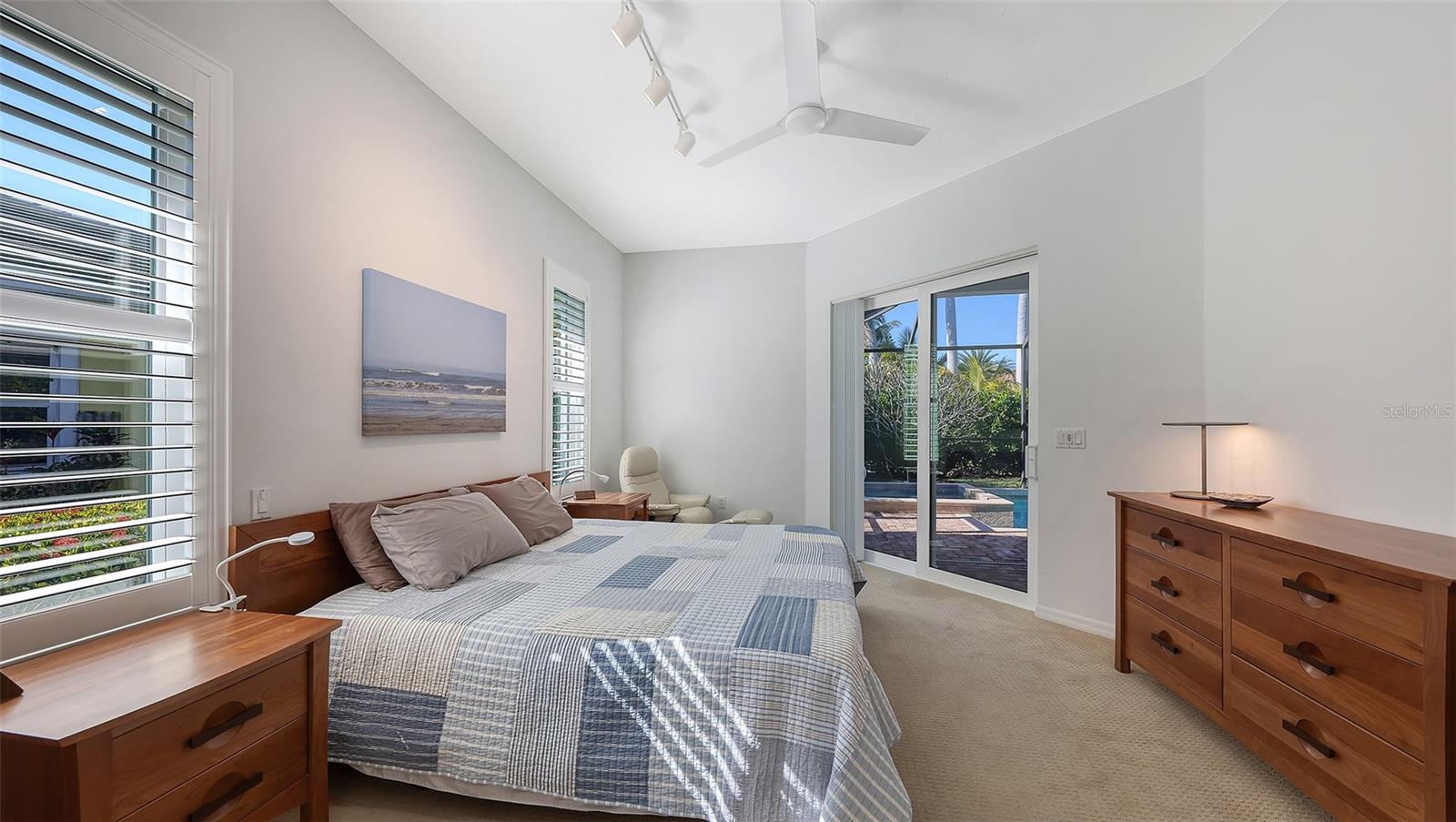 4704 SWEETMEADOW CIR