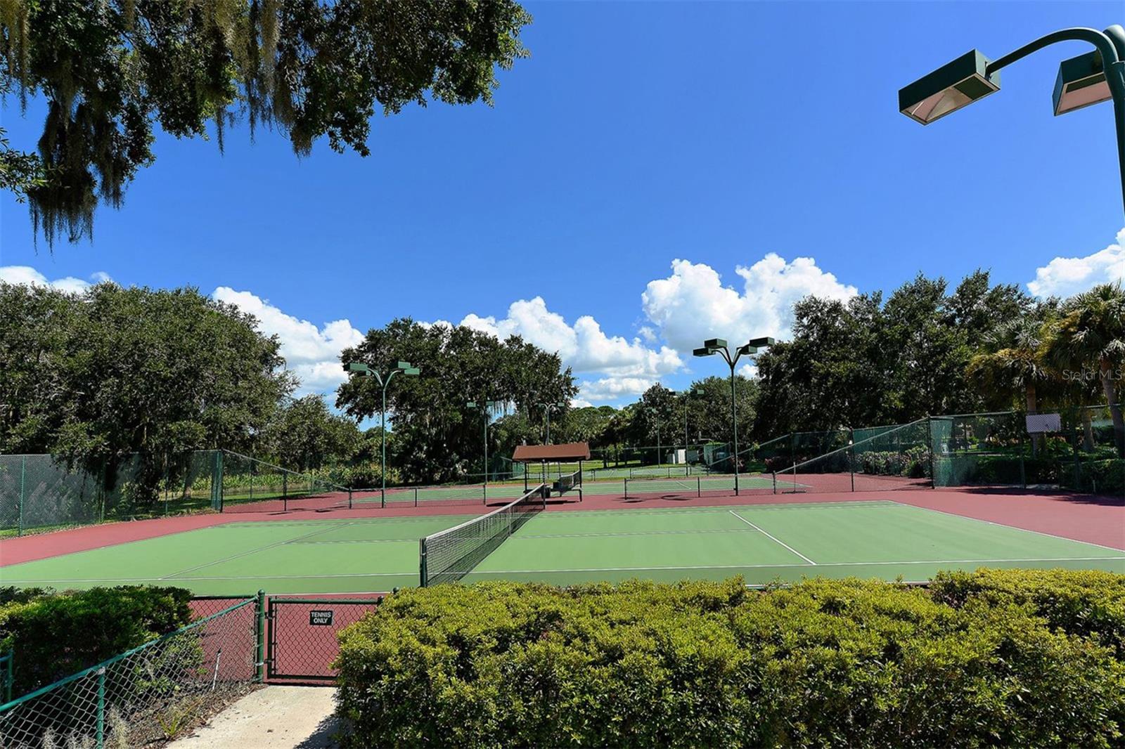 4704 SWEETMEADOW CIR