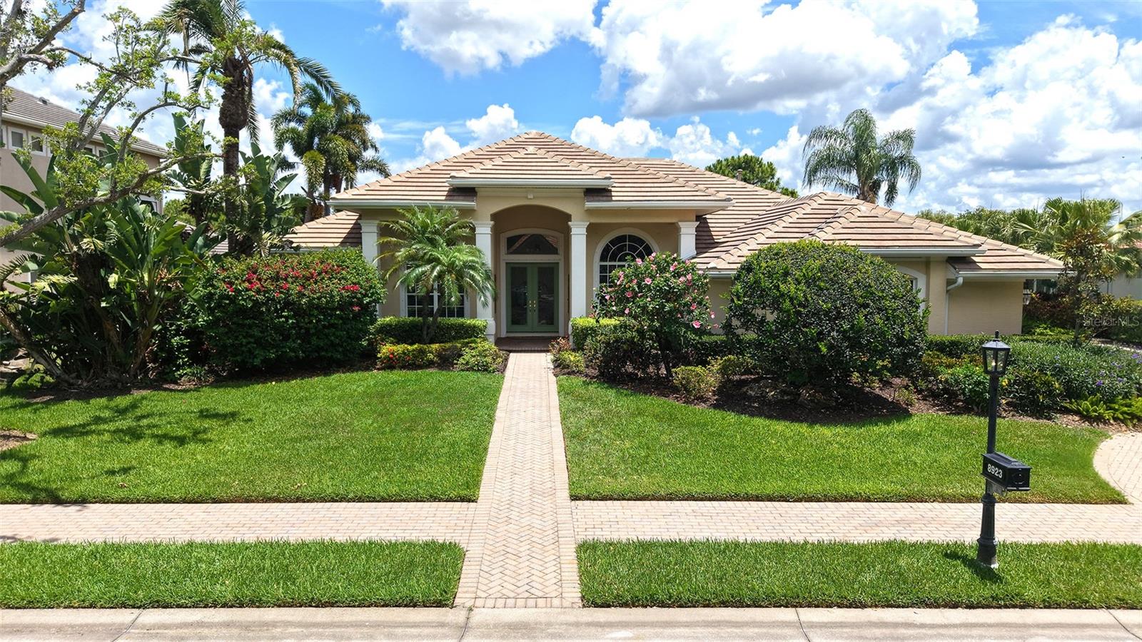 8923 BLOOMFIELD BLVD
