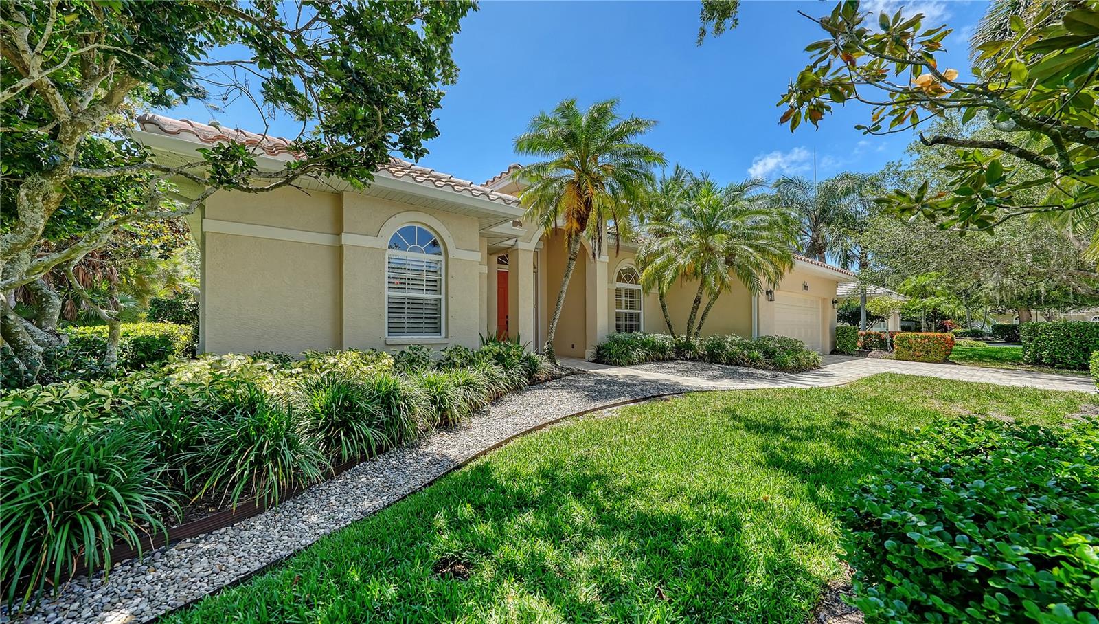 4956 SABAL LAKE CIR