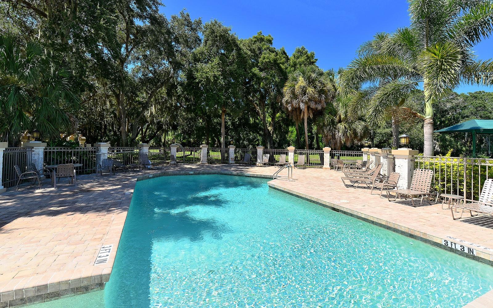 4956 SABAL LAKE CIR