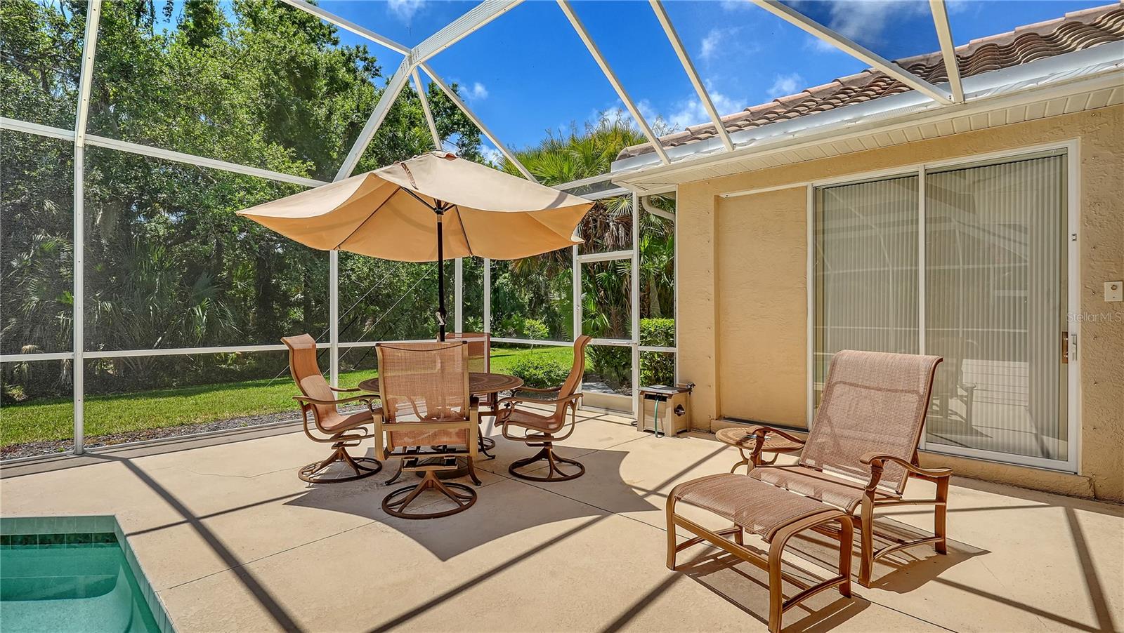 4956 SABAL LAKE CIR