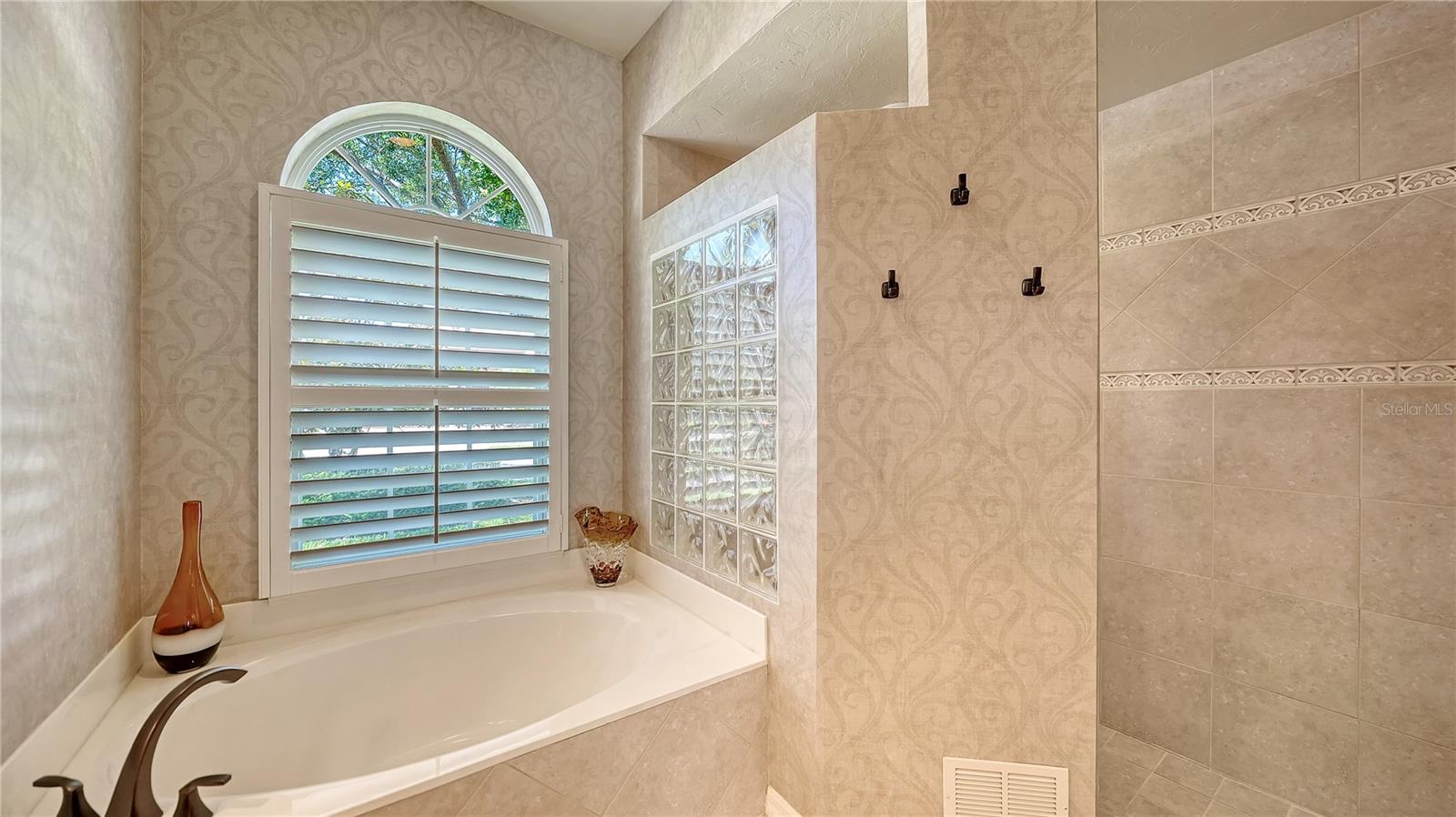 4956 SABAL LAKE CIR